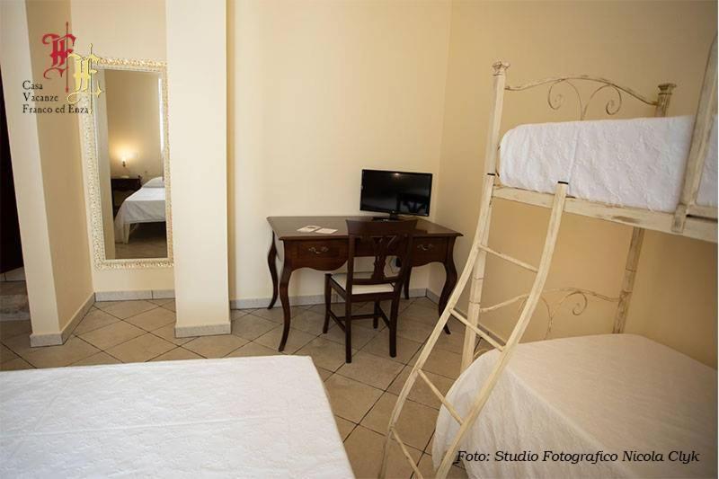 Bed and Breakfast Casa Vacanze - Franco Ed Enza à San Gregorio Magno Extérieur photo