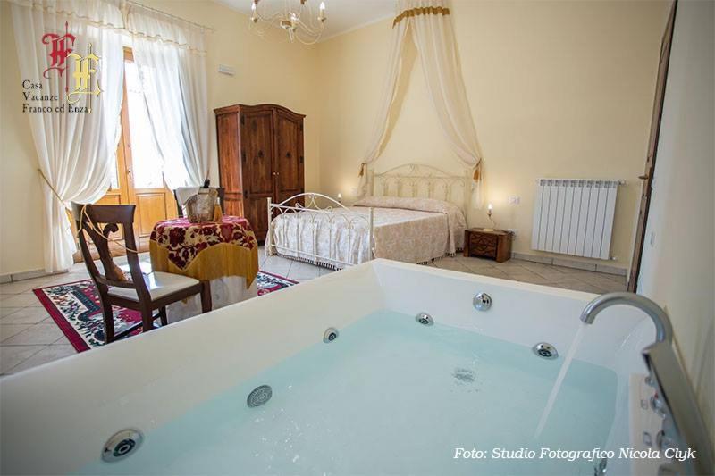 Bed and Breakfast Casa Vacanze - Franco Ed Enza à San Gregorio Magno Extérieur photo
